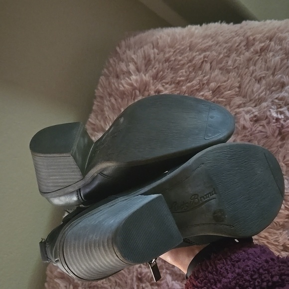 Lucky brand booties in great condition size 6 - Picture 3 of 9